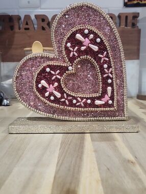 🩷 Pretty Sequin Beaded Pink, Red & Gold Tilted Heart Table Decor Accent